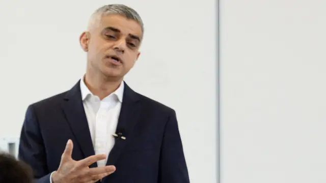 सादिक़ ख़ान