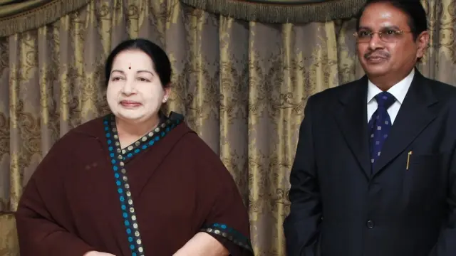 முன்னாள் முதலமைச்சர் ஜெயலலிதாவுடன் ராம மோகன ராவ் ( கோப்புப் படம்)