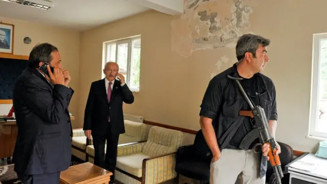 Kılıçdaroğlu konvoyuna saldırı