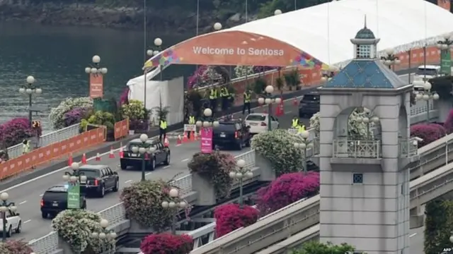 सैंटोसा द्वीप की तरफ जाता राष्ट्रपति ट्रंप का काफ़िला