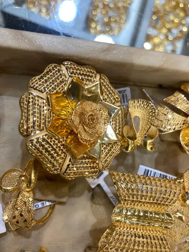 مشغولات ذهبية