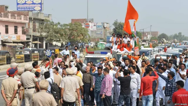 Indian police block activists of Shiv Sena as they march towards the India-Pakistan Wagah border during a protest march against the killing of Indian soldiers in cross-border firing at LOC Jammu and Kashmir, at Khasa some 15km from Amritsar on October 13, 2017 (Image used as symobolic)