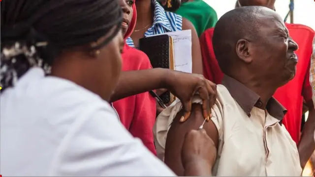 Ọkunrin to n gba abẹrẹ