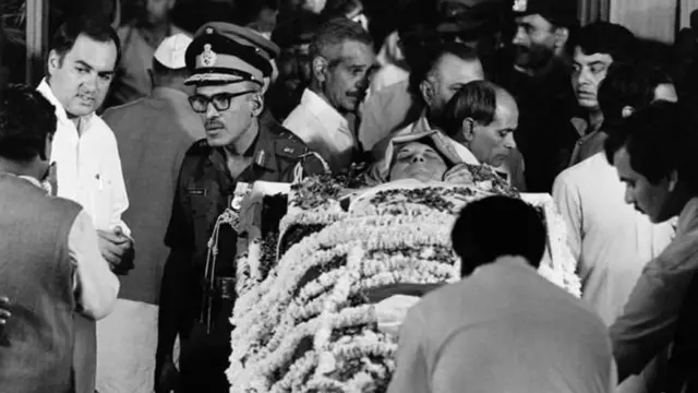 Stanton then fired all 25 rounds of his automatic carbine into Indira Gandhi's body.
