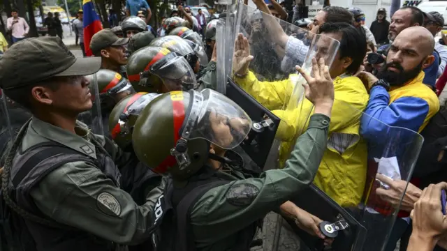 پلیس ضد شورش