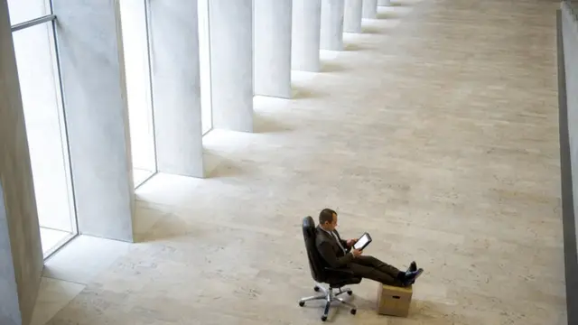 الثروة المفاجئة والعزلة الاجتماعية