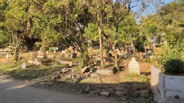 भोपाल में एक क़ब्रिस्तान