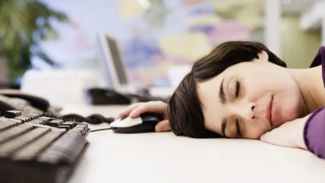 چطور بر بی‌خوابی و اضطراب غلبه کنیم؟