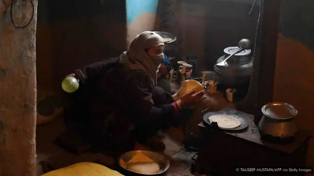 Il est prouvé que le fait de cuisiner à l'intérieur de la maison sans une bonne ventilation peut augmenter le risque de développer un cancer du poumon.