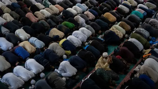 Yadda Musulmai suka gudanar da Sallah a birnin London