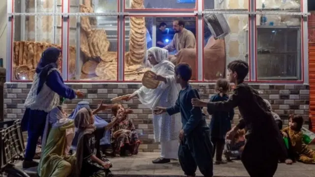 بعد از تصرف افغانستان به دست طالبان شمار مرگ و میر کودکان بر اثر گرسنگی بیشتر شده است