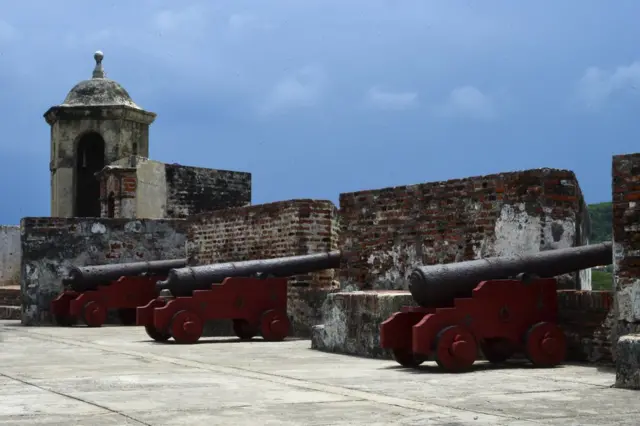 Cañones en Cartagena, Colombia.
