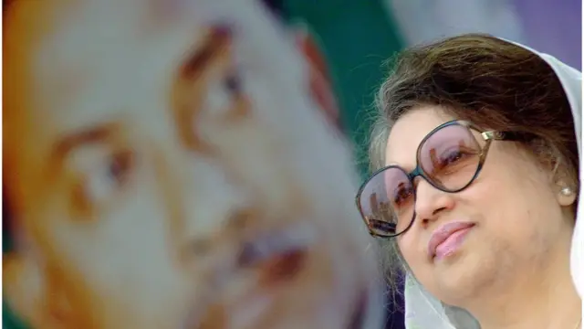 খালেদা জিয়ার কারাবাস দলের মধ্যে নেতৃত্বের সংকট তৈরি করেছে।