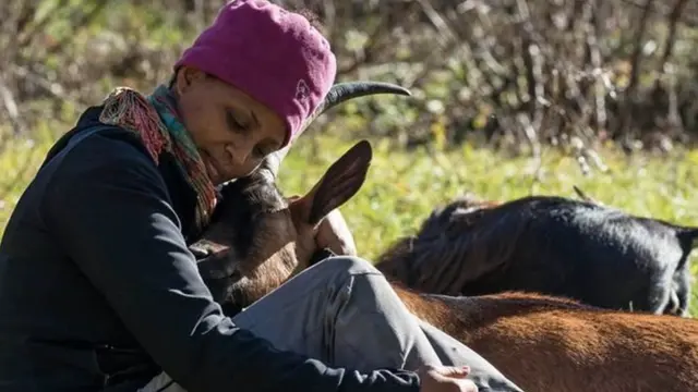 "Il a fallu une femme étrangère pour nous montrer ce qui peut être fait ici."