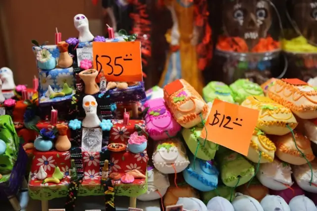 Tabut şəklində şirniyyatlar