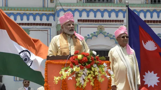नरेंद्र मोदी, भारत, नेपाल, नेपाल के प्रधानमंत्री खड्ग प्रसाद शर्मा ओली