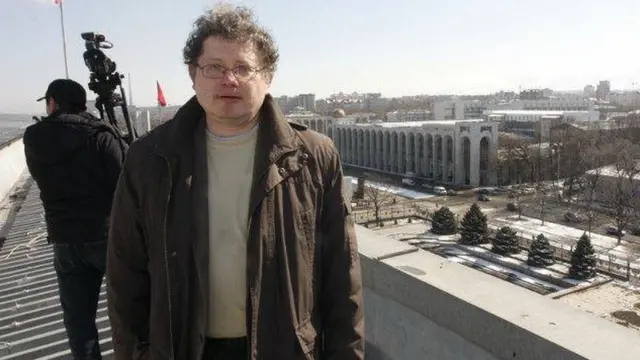 Орусиялык саясий технолог Алексей Василивецкий Акүйдүн чатырында