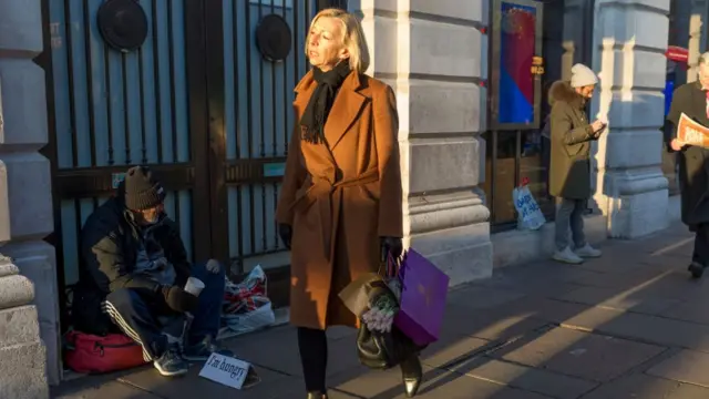 Gente en Londres.