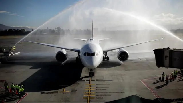 Боинг 787 летает благодаря миллионам строк программного кода