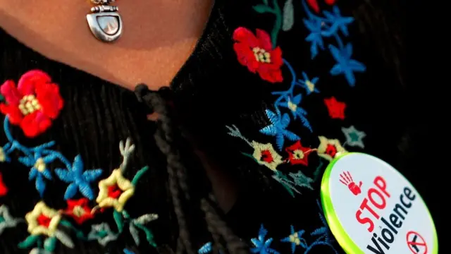 ইসরায়েলি আরবরা তাদের এলাকায় সহিংসতা, সংগঠিত অপরাধ চক্রের কার্যকলাপ এবং হত্যার ঘটনায় পদক্ষেপের দাবিতে জেরুসালেমে প্রধানমন্ত্রীর দপ্তরের বাইরে বিক্ষোভ করছেন। ১০ অক্টোবর ২০১৯