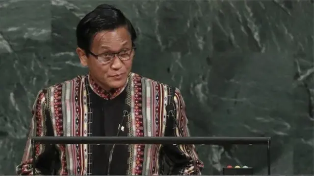 ဒုသမ္မတ ဗန်ထီးယူ