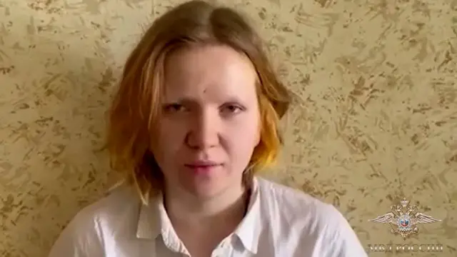 Darya Trepova từ chối tiết lộ ai đã đưa cho cô bức tượng nhỏ nhưng chính quyền Nga ngay lập tức đổ lỗi cho phe đối lập