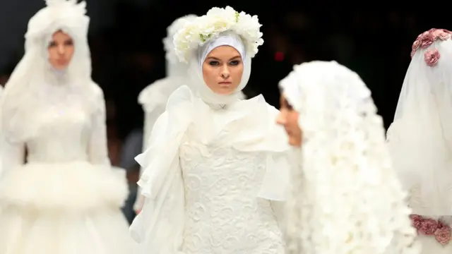 Jakarta Fashion Week 2017, Indonesia