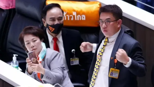 วิโรจน์ ลักขณาอดิศร