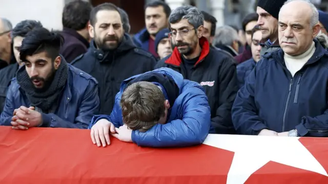 Hadisə qurbanlarının dəfn mərasimləri davam edir