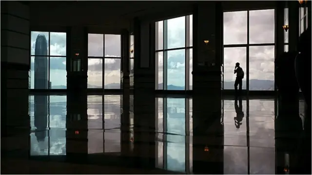 중국 정부는 감시 시스템을 통해 세밀하게 중국인들을 파악하고 있다