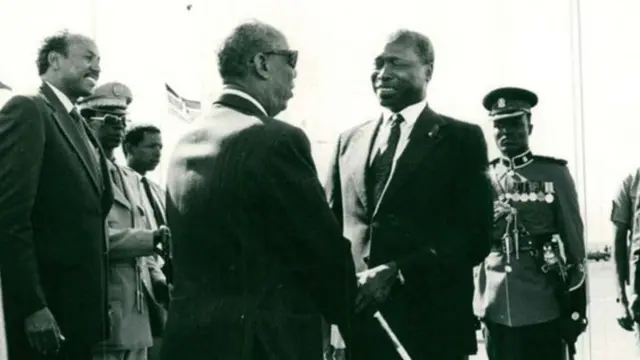 Siyaad Barre iyo Madaxda Kenya