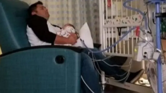 นายอาร์ตูโร เซเปดา หนึ่งในเพื่อนเจ้าหน้าที่ตำรวจอุ้มหนูน้อยแอ็กเซิล