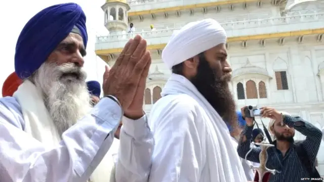 ਹਰਿਆਣਾ ਕਮੇਟੀ ਦੇ ਪ੍ਰਧਾਨ ਜਗਦੀਸ਼ ਸਿੰਘ ਝੀਂਡਾ ਦੇ ਨਾਲ ਸਾਬਕਾ ਪ੍ਰਧਾਨ ਬਲਜੀਤ ਸਿੰਘ ਦਾਦੂਵਾਲ