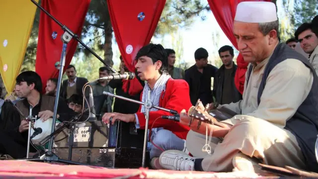 هنرمندان محلی سهم فعالی در جشنواره داشتند