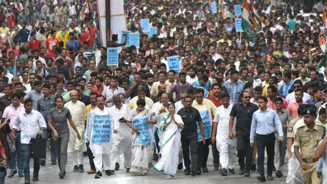 পশ্চিমবঙ্গে এনআরসি-র বিরুদ্ধে কলকাতায় মমতা ব্যানার্জির নেতৃত্বে পদযাত্রা। ১২ সেপ্টেম্বর, ২০১৯