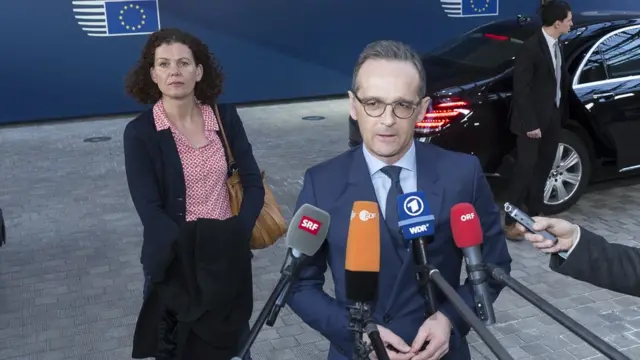 น.ส.มาเรีย อเดบาห์ร โฆษกกระทรวงการต่างประเทศเยอรมนี และนายไฮโก มาส รัฐมนตรีว่าการกระทรวงการต่างประเทศ