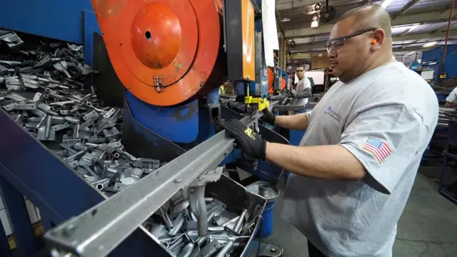 На металлообрабатывающем заводе в Калифорнии