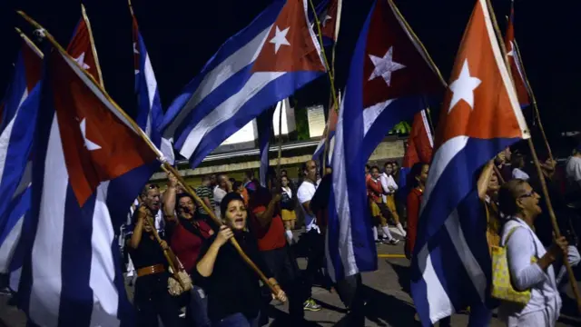 صورة للجماهير على الطريق