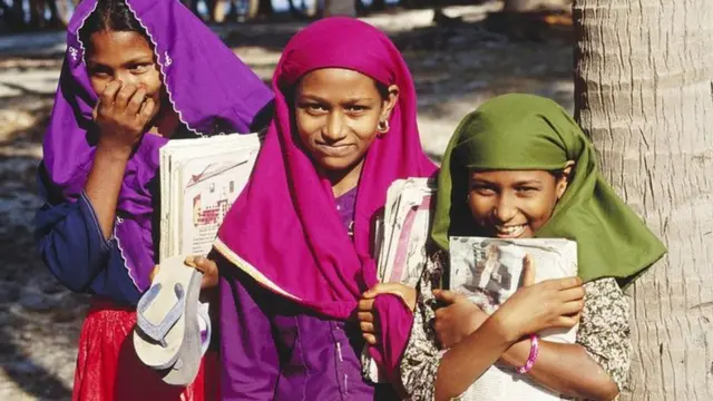 এই বাচ্চাদের স্বুলের মেনু থেকে মাছ-মাংস বাদ দিতে চাইছে প্রশাসন