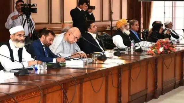 पाकिस्तान में संसद का संयुक्त सत्र बुलाया गया.