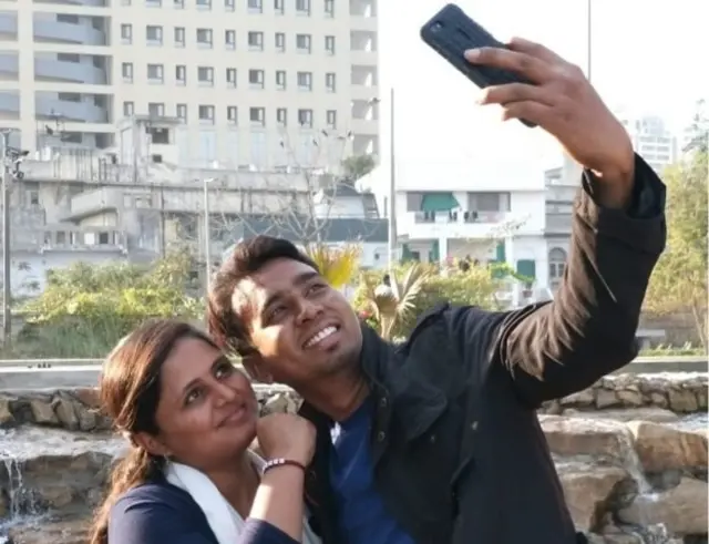 শিলপাবাকে বাড়ী ছাড়তে হয়েছিলো