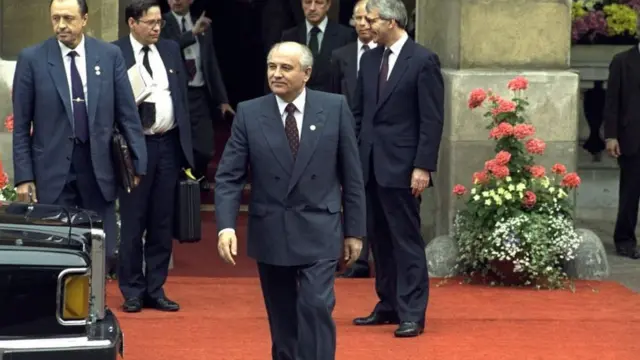 Михаил Горбачев на саммите G7 в Лондоне. Июль 1991 года