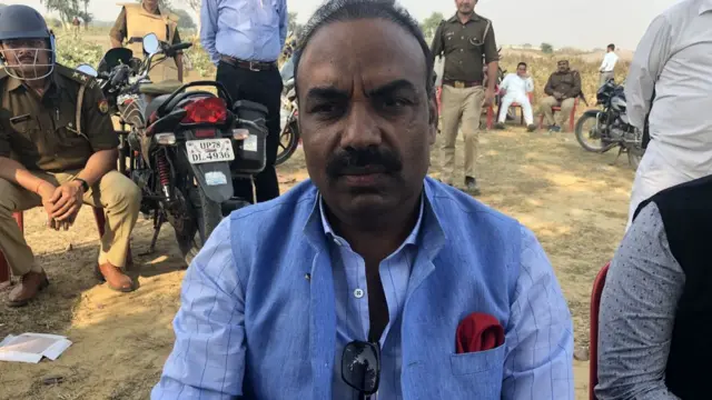 उन्नाव के ज़िलाधिकारी देवेंद्र पांडेय