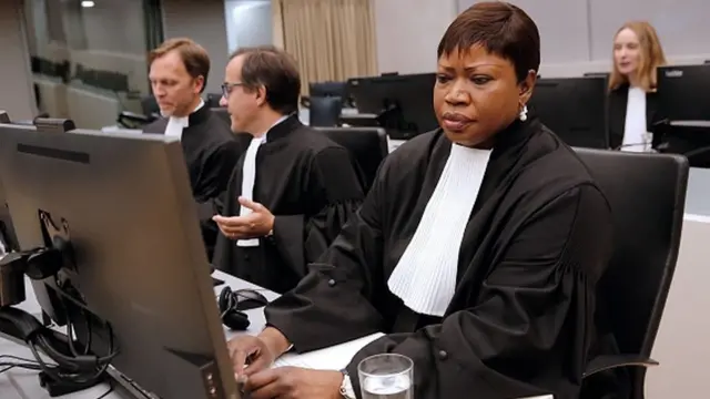 La procureur général Fatou Bensouda au siège de la CPI, à La Haye, le 27 septembre 2016 pendant la condamnation d'Ahmad Al Faqi Al Mahdi pour la destruction des sanctuaires de Tombouctou.