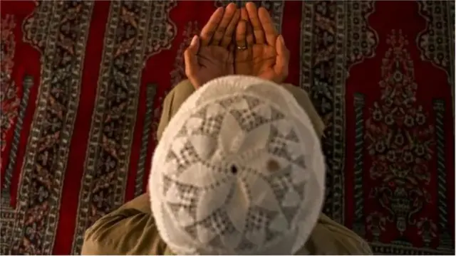 સમાજ વચ્ચે વધતું જતું અંતર