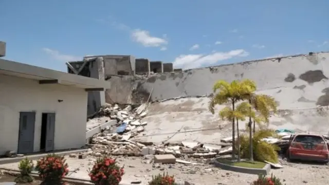 Otel din Roa Roa da ke Palu wanda ya rushe sakamakon girgizar kasa