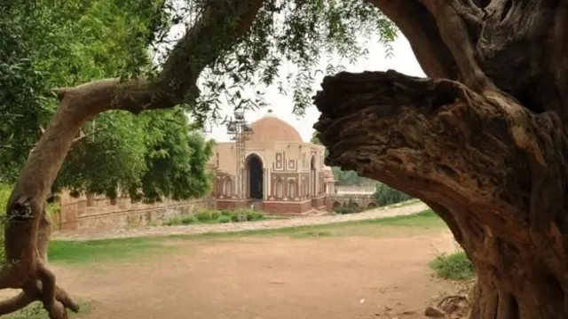 अलाउद्दीन ख़िलजी का मकबरा