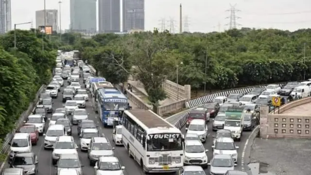 ਨੋਇਡਾ ਐਕਸਪ੍ਰੈਸ ਵੇਅ ਉੱਤੇ ਲੱਗਿਆ ਜਾਮ