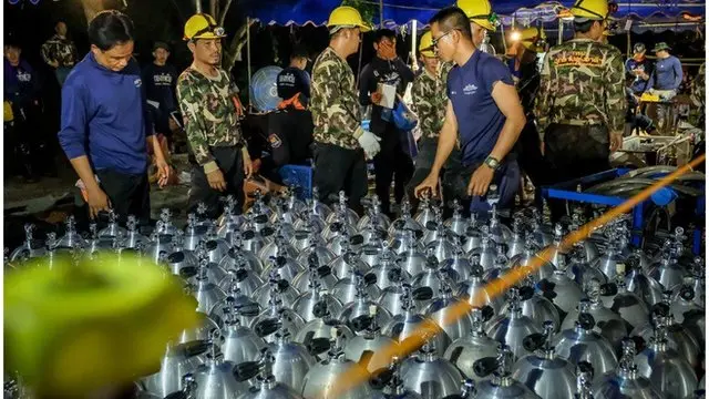Thailand children trapped in caves
