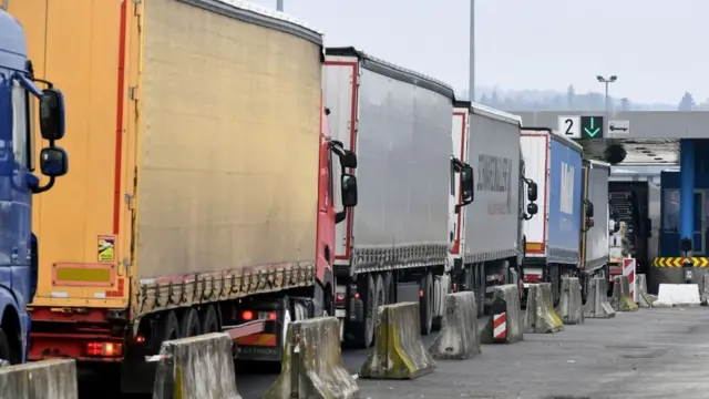 Очередь грузовиков